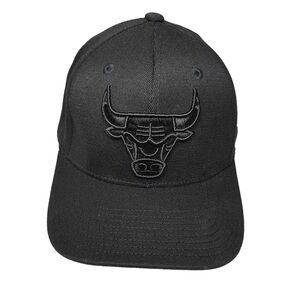 Men's Chicago Bulls Embroidered Mitchell & Ness Black Blacklight Snapback Hat